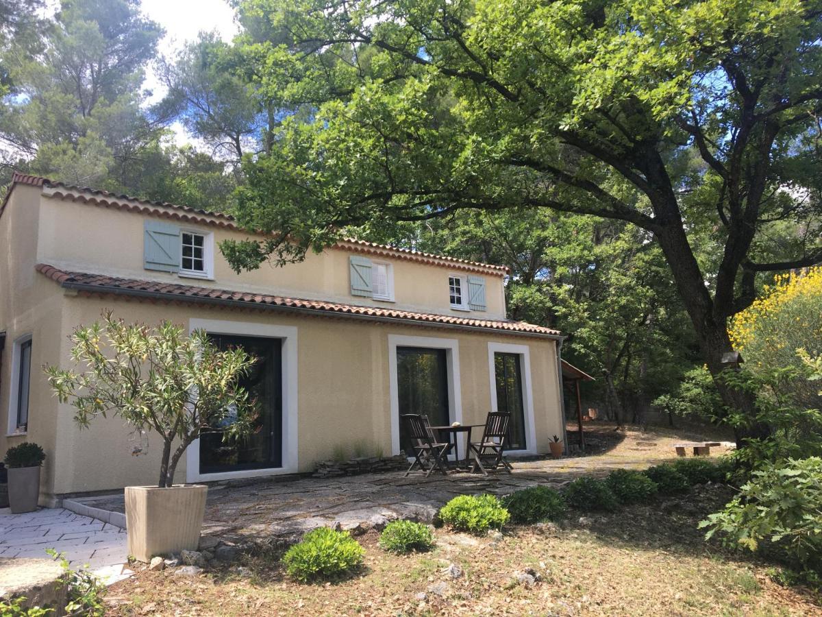Villa De Carbonelle Pierrevert Экстерьер фото
