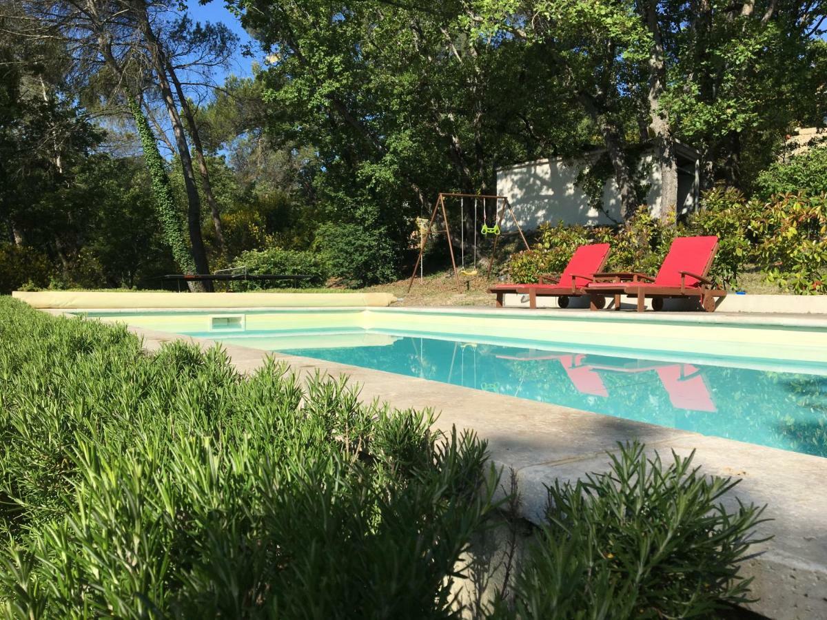 Villa De Carbonelle Pierrevert Экстерьер фото