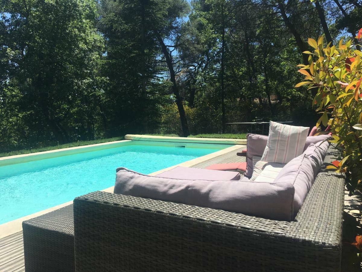 Villa De Carbonelle Pierrevert Экстерьер фото